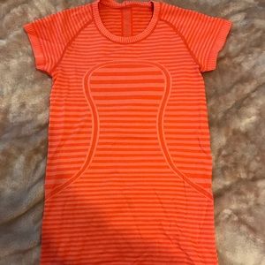 Lululemon short sleeve shirt